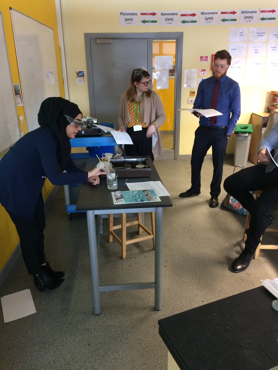 CMA_science's tweet image. Our dedicated #ScienceTeam practicing the @aqacorescience #requiredPracticals. Teaching and learning time well spent. 
@CedarMountHigh