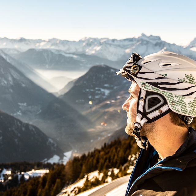 🇨🇭🇫🇷 Pour @florian_vancoff un amoureux de la nature et de la photo, #slowerliving signifie : 'Un coup de tête, prendre le volant de mon van, direction la nature, isolé, je me distance de tout le stress de la vie et je peux me concentrer sur les choses ré… bit.ly/2sYiQfK