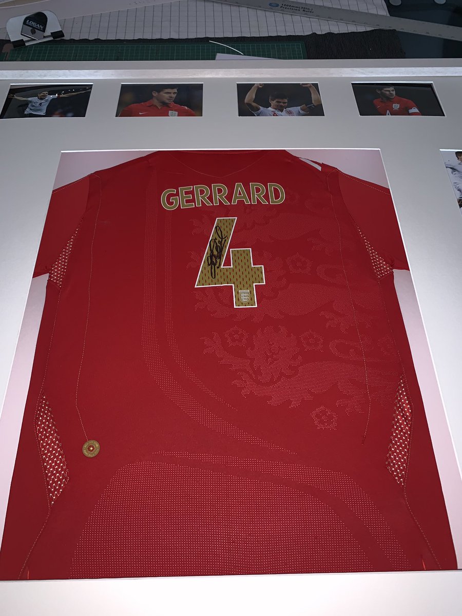 JFramers's tweet photo. We are doing a bonus ball for this framed Stevie G Signed Top.
Some One Will Win This For A Tenner
Visit JB Framers on Facebook for a number
#England #Gerrard #Liverpool #Rangers #framedtop #familybuisness #football #InIt2WinIt #only10pounds https://t.co/TT6SLzHjN1