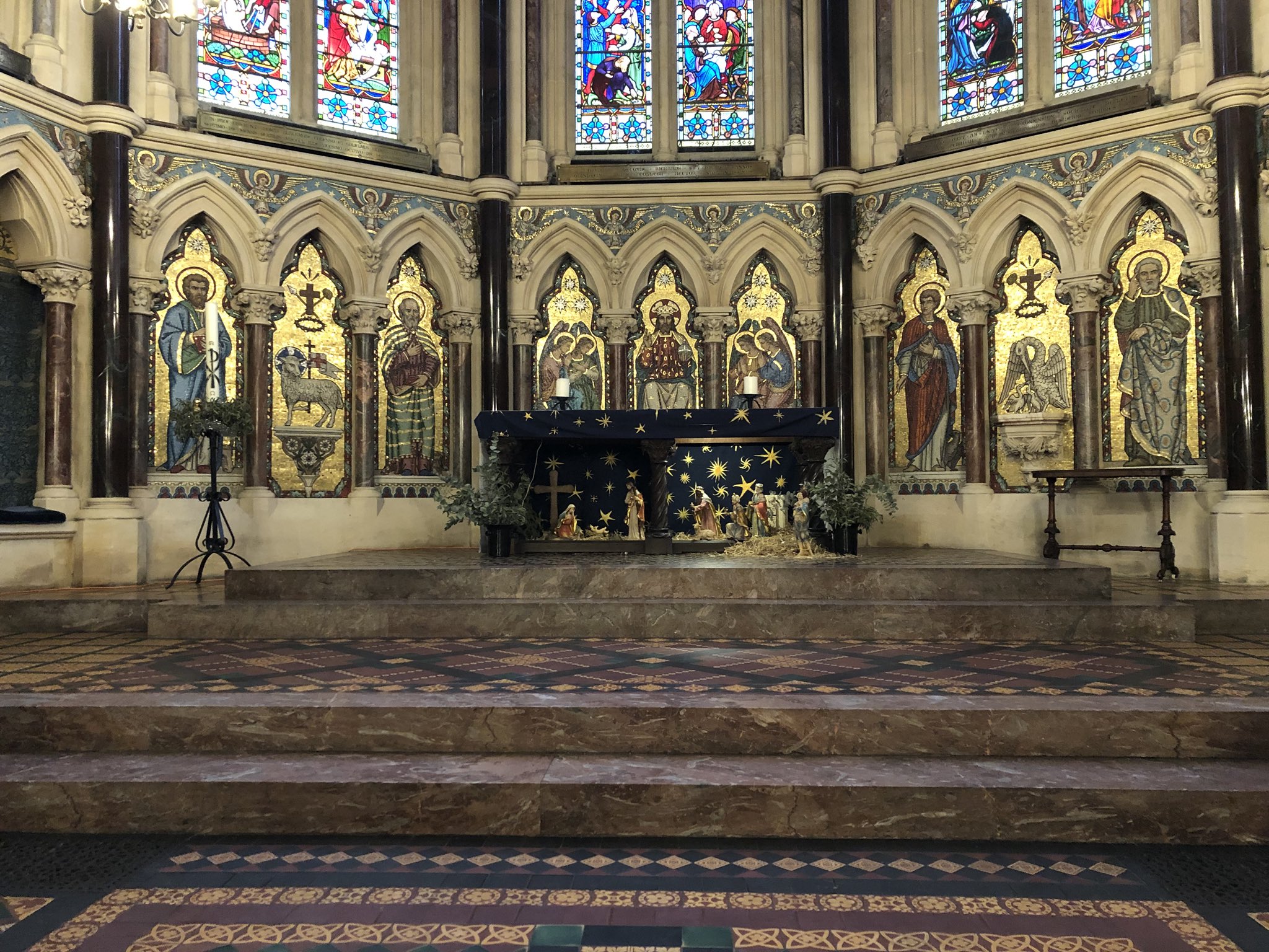 Masayume ドクターストレンジロケ地 Oxford Exeter College Chapel ステンドグラスがとても鮮やかで 闇の儀式をするような陰鬱な雰囲気はありません T Co 0rnuymjkgn Twitter