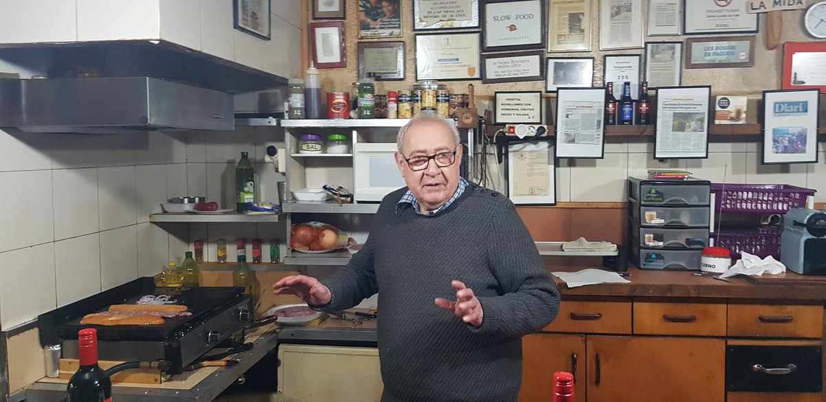 jordisendra's tweet image. Que hagués estat de Tarragona sense els mítics bocates de #BoadaPregoner Els #TGNtt t&apos;estem immensament agraïts per avui i x tants anys de felicitat gastronòmica.
#graciesBoada I moltes gràcies per fer-me l&apos;entrega de sobrassada que m&apos;agrada 😅😍