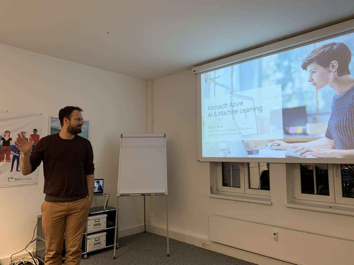 TKarafilov's tweet photo. Los geht es! #azurehaj beginnt mit Martin Ihrke und dem Thema AI & Machine Learning! https://t.co/ftFtF3uHvc