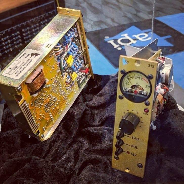 * API 550A EQ e 312 Preamp *
‼️ ANNIVERSARY LIMITED EDITION ‼️
API Audio celebrerà il suo 50esimo anniversario con una lunga serie di eventi esclusivi e novità.
Ecco i moduli API Edizione Anniversario - 
API 550A: 50 unità prodotte
API 312: 150 unità prodotte

Quanta bellezza. 😎