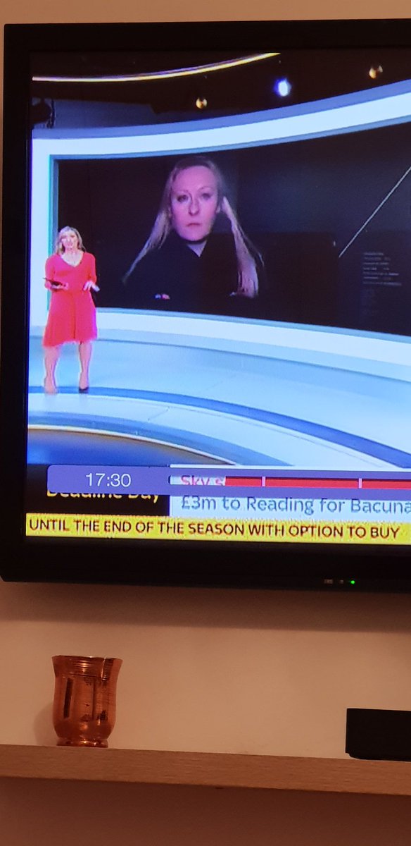 MichaelGreen_'s tweet photo. @SkySportsNews Whats with the odd shoes then 🤔🤔🤔 https://t.co/3yoos2Jczx