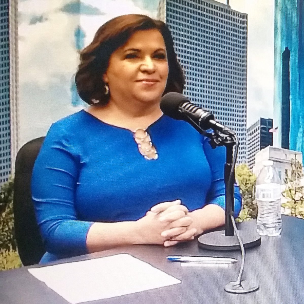 LizMirandaReal1's tweet photo. Lovin' the new location of our show!!
Watch #CasayVidaHouston every Thursdsy at 10am!
#MirandaProperties #HoustonRealtor #LizMirandaREALTOR #bilingualRealtor #PasadenaRealtor #RealEstate #Realtor #HoustonBroker #HoustonLatino https://t.co/9fSyAHD0EO