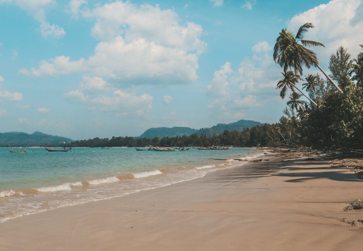 T h a ï l a n d 🇹🇭

Rapide aperçu de mon voyage en Thaïlande, un pays riche en paysages paradisiaques et en recettes gourmandes 😋
Je m'envole demain pour le pays des 🦙 !
