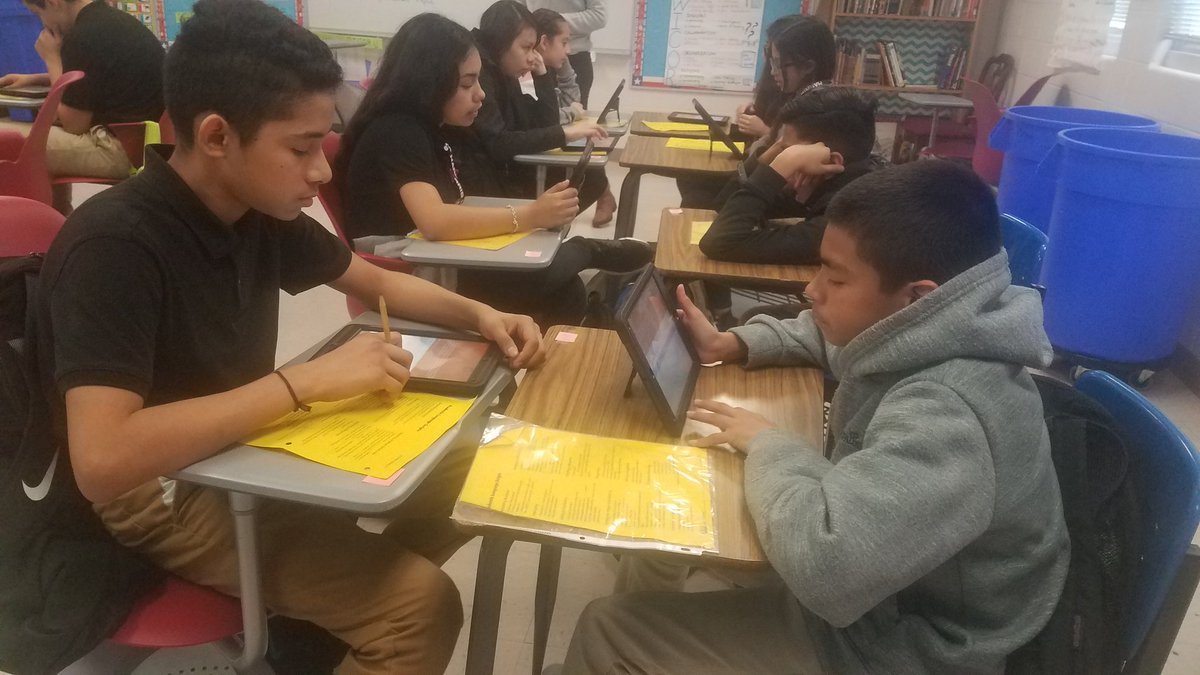SAISD_AVID's tweet image. AVID Excel Scholars review SLANT and use their academic language scripts for their bell work. Edgar was an academic risk taker and shared his response to the Albert Einstein quote. #EmergingBilinguals @AVID4College @AVIDExcel @SAISD @SAISDBilingual @Harris_MYP