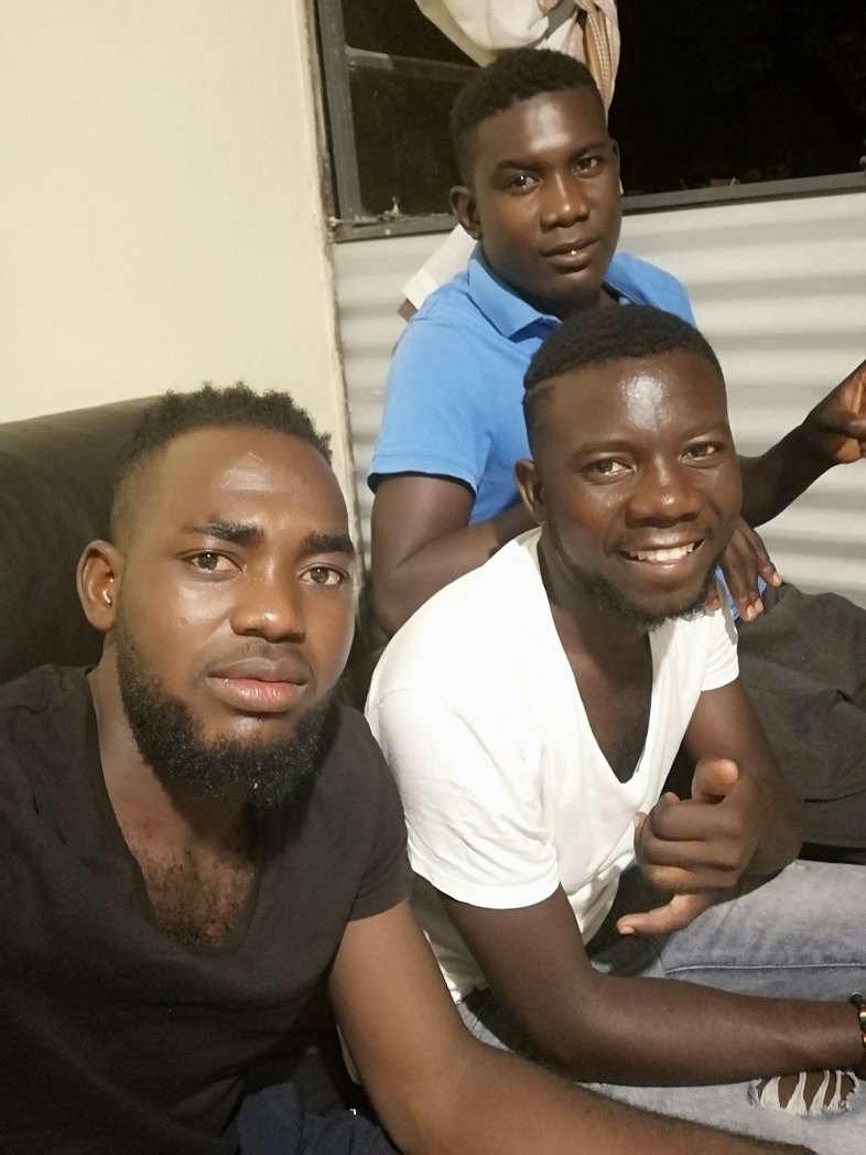 Robowsky's tweet image. 