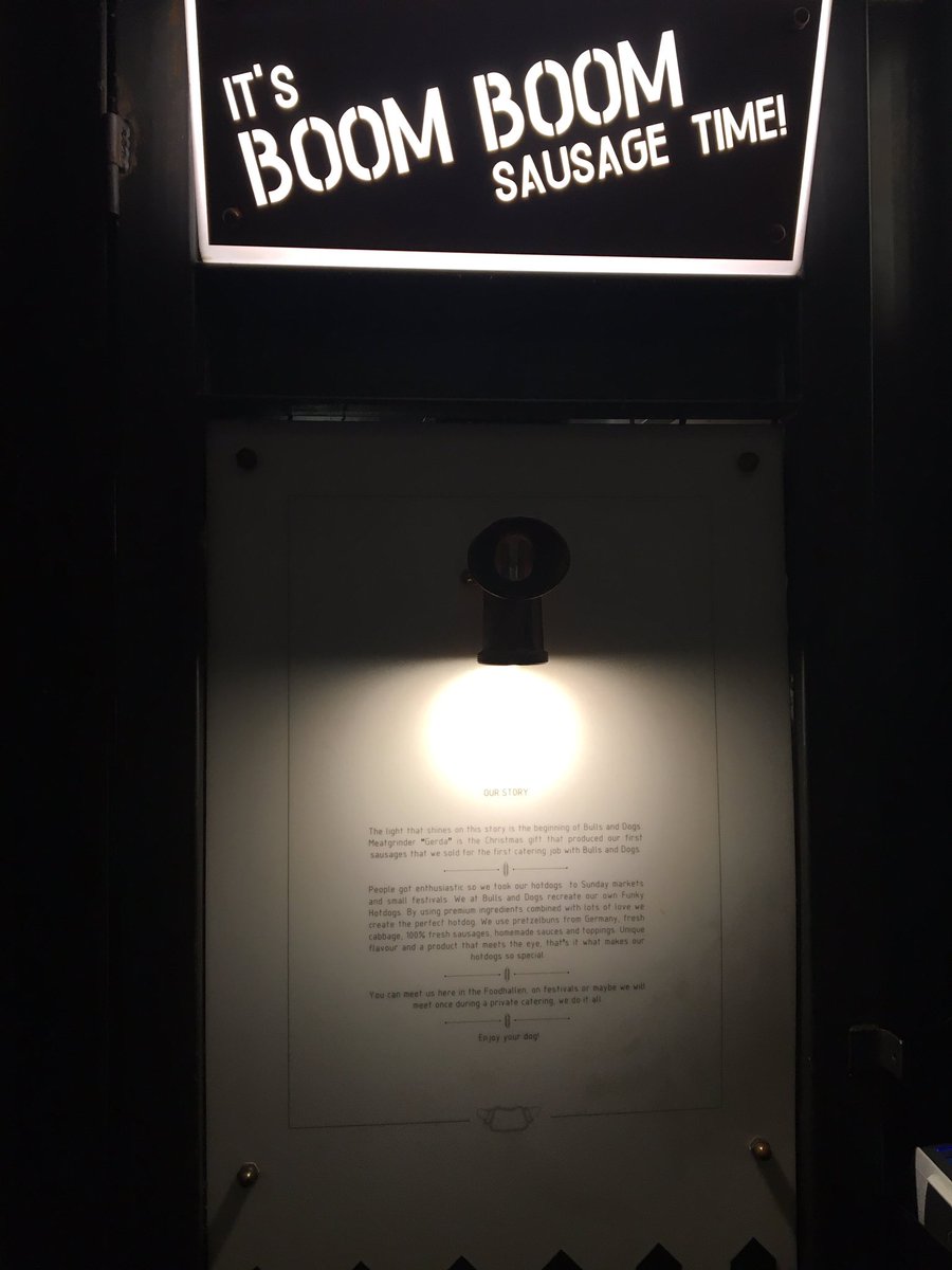 z0dijak's tweet photo. Best food location after #dddeu is definitely @foodhallen #foodhallen try the Hot Dogs at #bullsanddogs https://t.co/iN6gafv2x8