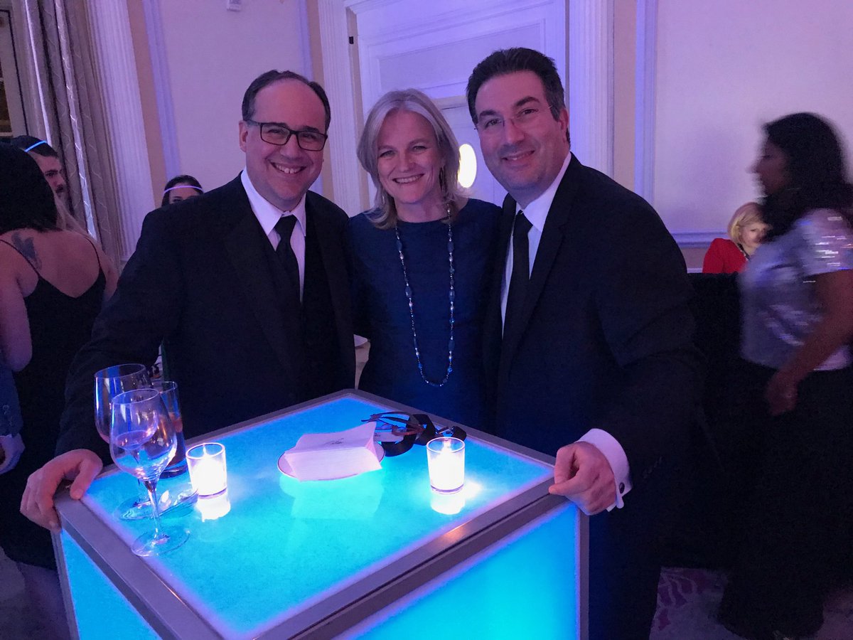 Celebrating the best of the best with two of the best #abob #bestteaminbanking