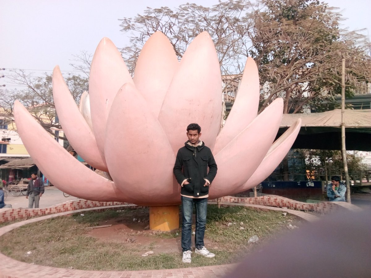 MarksMahabub's tweet photo. I am filling the fally https://t.co/Ztu9lOkSd9