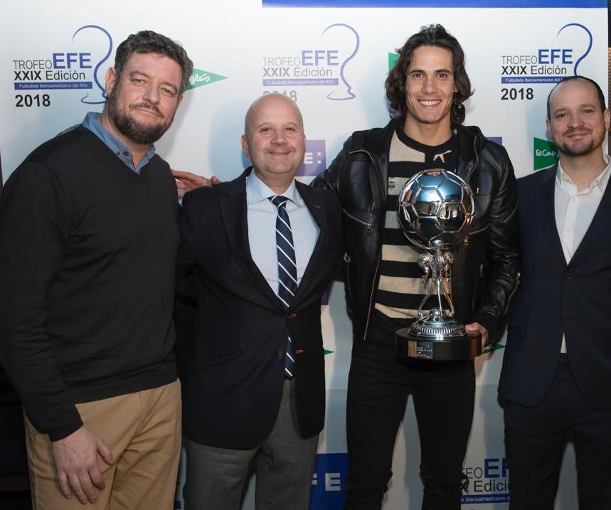 Feliz y Agradecido por recibir este premio de @EFEdeportes . Bendición🙏. #TrofeoEFE
Heureux et reconnaissant de recevoir ce prix de @EFEdeportes. Bénédiction 🙏. #TrofeoEFE
Felice e molto grato per ricevere questo premio de @EFEdeportes. Benedizione🙏. #TrofeoEFE