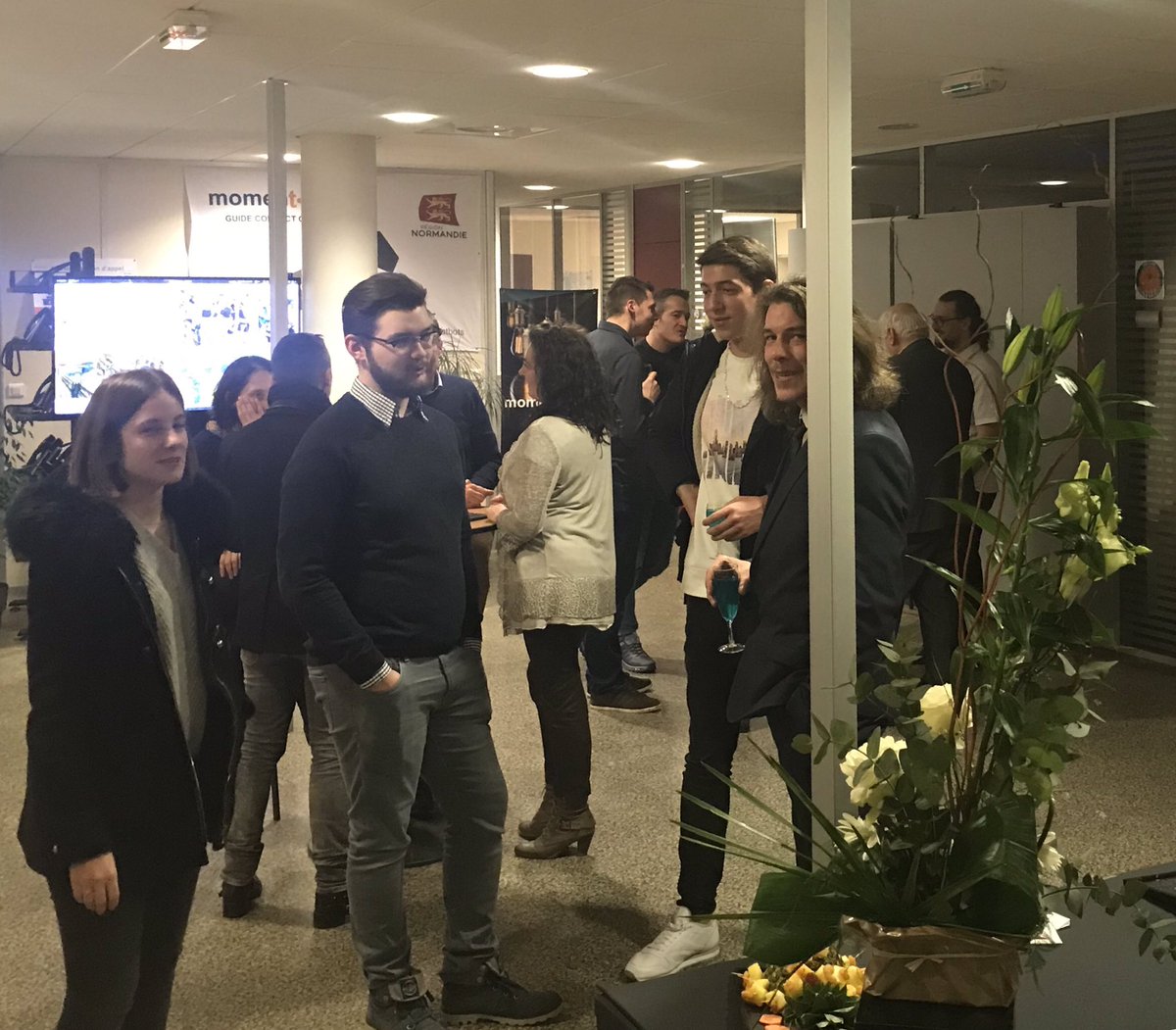 Agréable moment autour du  #CES2019 en compagnie des entreprises normandes <a href="/FastPointFrance/">Fastpoint</a> <a href="/MomentTech_fr/">MomentTech</a>