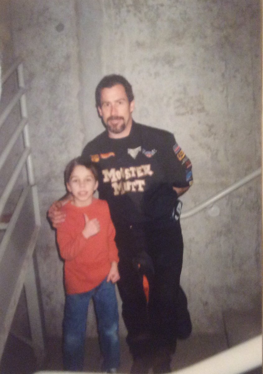 TRmonstertruck's tweet photo. Throwback Thursday to one of my favorite Monster Mutt drivers Bobby Z
.
.
.
#monsterjam #monsterjamlive #moremonsterjam #monstermutt #driver #kid #dream #goal #hero #ideal #throwback #throwbackthursday #tbt https://t.co/GF0xocTTs6