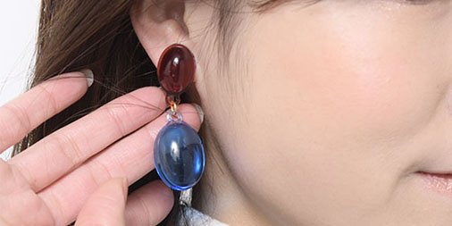 shop_liveon's tweet photo. #コルシ・デザイン （CorsiDesign）のニューアイテム💘

イタリアの工房で丁寧に作られたレジンアクセサリーは、透明度が高く、肌にしっくり馴染むような高級感を実感できます😍

#撮影モデル さんも募集中です📸

https://t.co/hXUDHNFuD0 https://t.co/ubABckg1yF