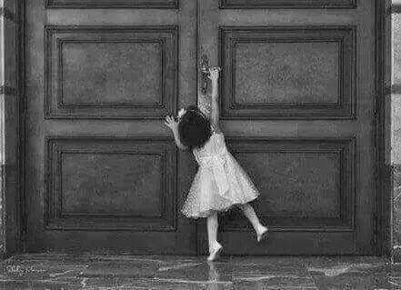 لا ٱتذكر شيئاً ✋
سوىٰ ٱني فتحت الباب
فدخلت كل هذه الإيام الغير مفهومة 💔