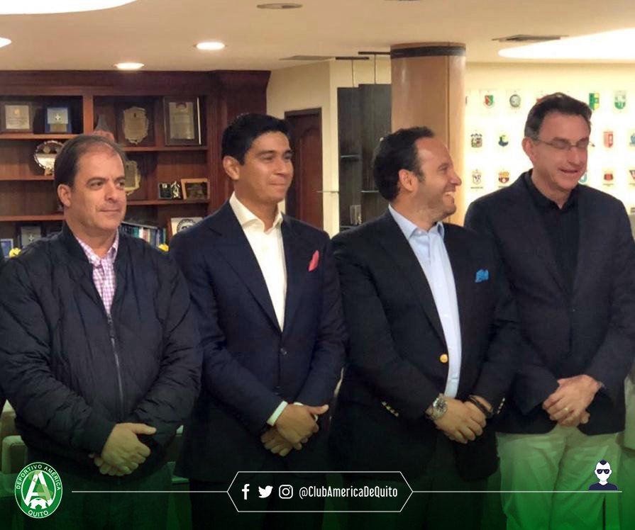 CDAmericaQuito's tweet photo. Felicitamos a Rodrigo Espinosa ex Presidente del @CDAmericaQuito, muchos éxitos en sus nuevas funciones. https://t.co/NRzqnUAkJk