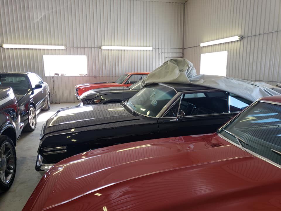 mikewilson0054's tweet photo. I love getting out to visit clients and hear their stories on some pretty neat vehicles. 

Check out this wicked collection for today👇

#classiccar #collection #carspotting #piercearrow #chevrolet #camaro #impala #cadillac @Cadillac @chevrolet https://t.co/V0pCUqkqp7