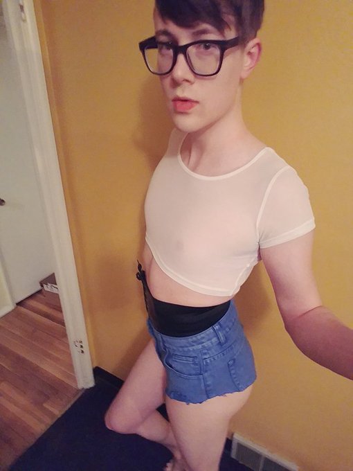 1 pic. I look so innocent but I'm thinking about big cocks. 
New on https://t.co/82U0p1alYS

#twink #femboy