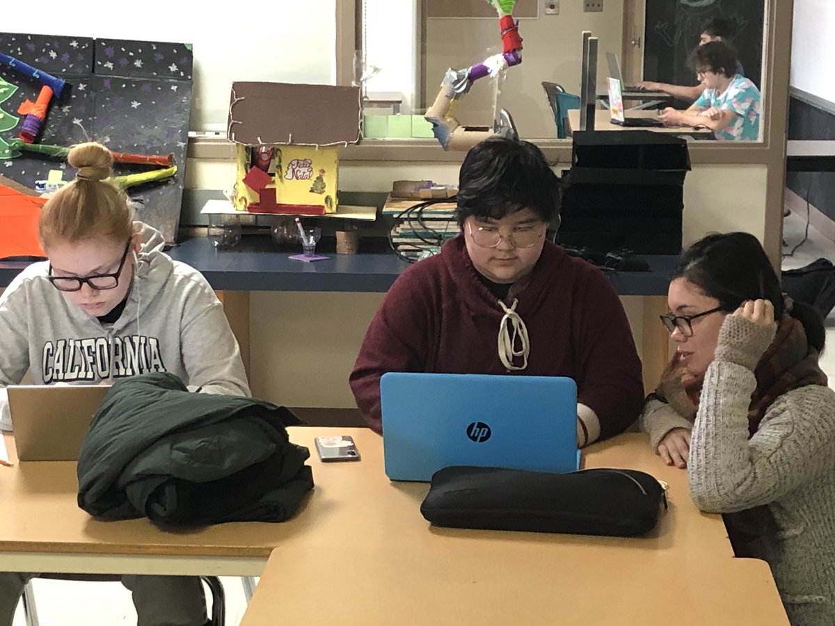 ennzo83's tweet photo. Very busy day coding games using sprites and audio developed by @nmcLRSD students today. Many thanks to @danimoos for sharing her knowledge with us and helping students problem solve. @learningcode #WeeksWithoutWalls https://t.co/HoCN9iNmGw