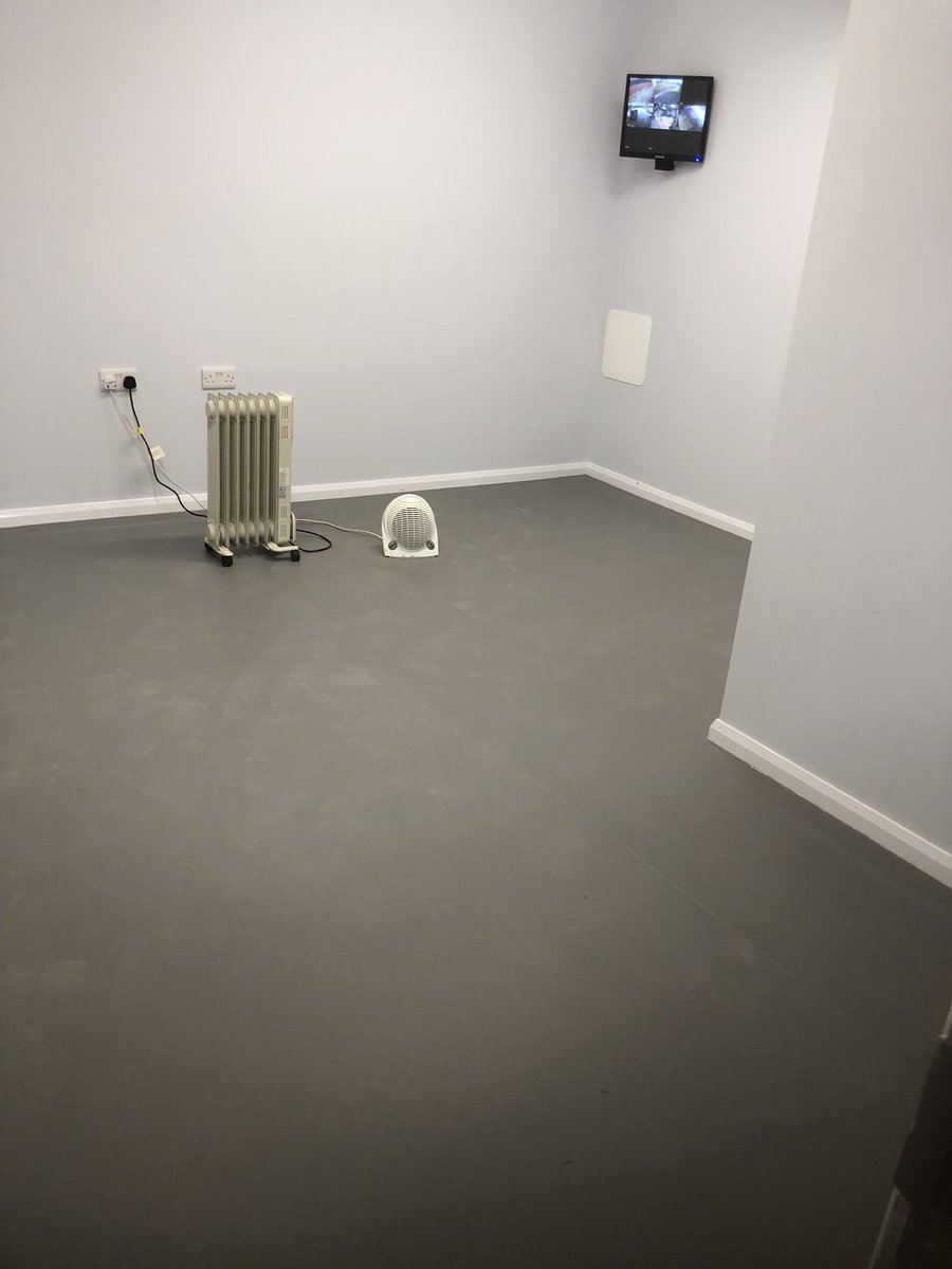 oncallcarpets's tweet photo. Completed today an office, toilet and kitchenette in @Polyflorltd #quicklay heavy commercial compliant non slip vinyl for @jeffthegardener @ColtonGardens #weldedjoints https://t.co/9xA0tYcaFq