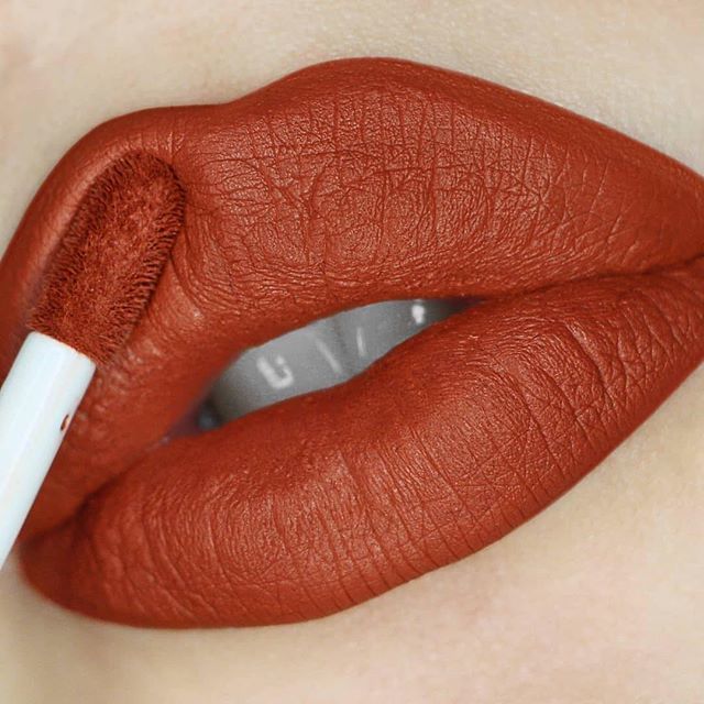OFRACosmetics's tweet photo. When its still #January 👀but your lips look🔥⠀
-⠀
#Chamers like @zodieac have been obsessing over MIAMI FEVER💄 this month! New favorite shade whodis!?⠀
.⠀
.⠀
.⠀
#OFRACosmetics #Kathleenlights #boxycharm #liquidlipstick #lipswatch https://t.co/D0pdo5SDnd https://t.co/XUvrga0az8
