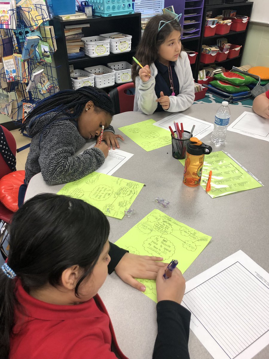 MimiLam6___'s tweet photo. They’re ready to write right for this week’s writing prompt! Ms. Wilson gets her writers to focus on organizing their thoughts and ideas! #TheClassroomsofCornelius https://t.co/3kqGZ2wpVB