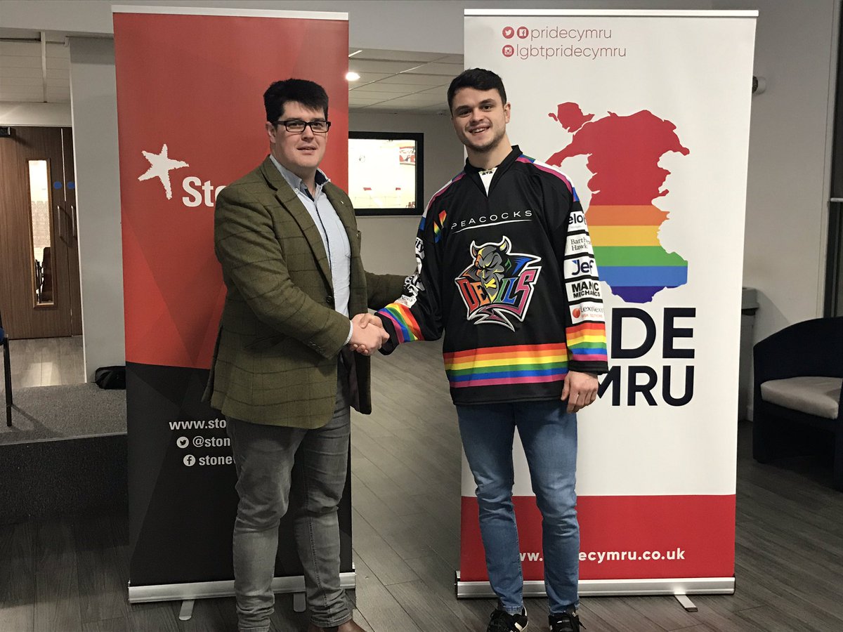 LGBTsportcymru's tweet photo. Absolutely #Proud to see our Vice Chair @rjc1985 at the unveiling of @cardiffdevils #PrideJersey for their upcoming fixture on 9 Feb - fantastic support from a club that leads the way! #SportForAll #PrideInYourGame #PrideGame #DEVILSPRIDE19 https://t.co/dxCtAWiccP