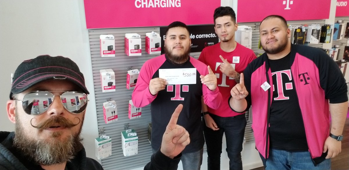Stopping by @Talk_Mobile_ Central &amp; Southern to recognize Daniel Soto and team for their phenomenal #slowcookersunday cookbook sales! Great work! <a href="/georgie_talk/">Georgie</a> <a href="/airicwong/">Eric Wong</a> <a href="/InMeeksOpinion/">Micaela Fryar</a>