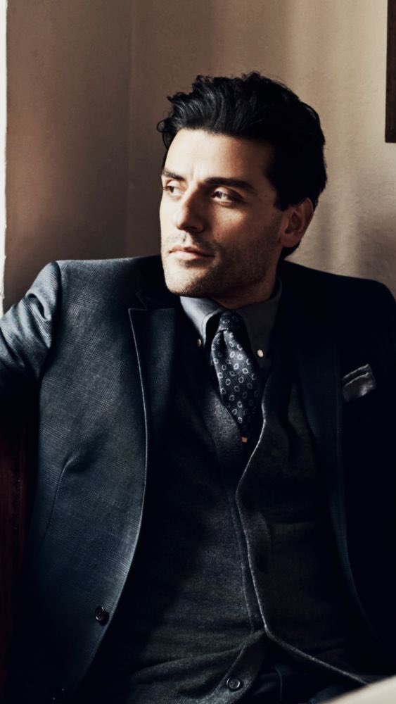 Oracle1313's tweet photo. My picks for the next #Batman 
Oscar Isaac or @benbarnes
@DCComics @mattreevesLA @BenAffleck 
Tough choice❤️ https://t.co/cq8OVhjC8c