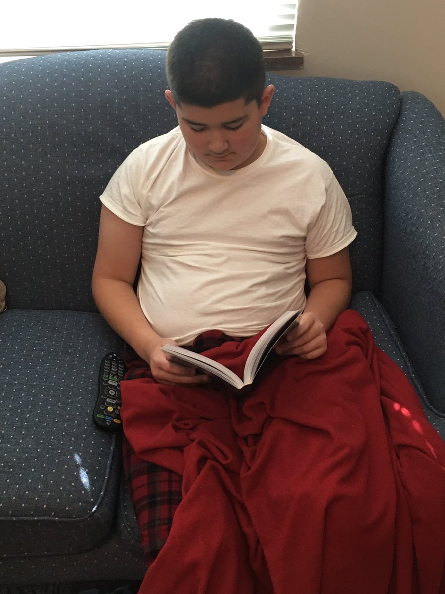 SbCarosol's tweet photo. #FPCS6thREAD @MrCsClassroom @goraina Polar vortex day 2 and the reading continues! 70 more pages today! https://t.co/OSQ5ghA8iF