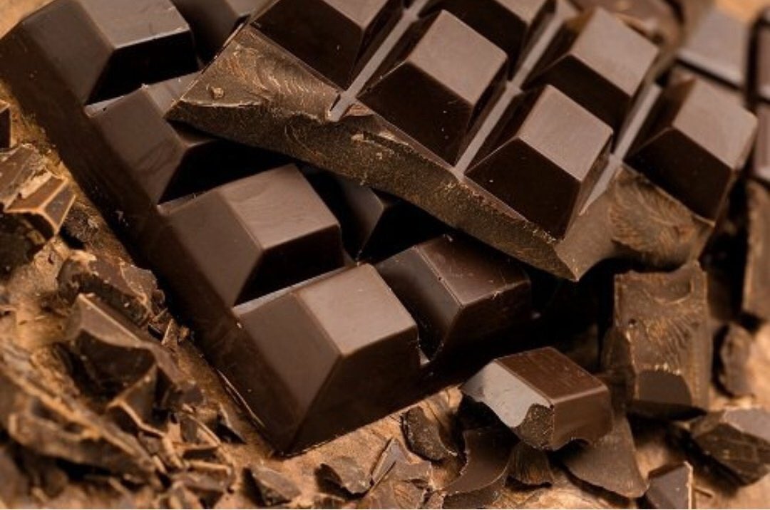 _Lucxss_'s tweet photo. QUE PREFIEREN? 

FAV: CHOCOLATE BLANCO
RT: CHOCOLATE NEGRO https://t.co/TeXIdRMOWm