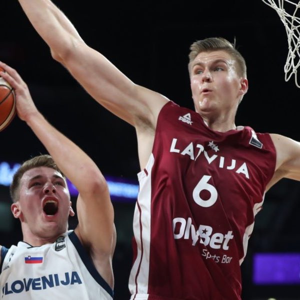 dalabk's tweet photo. Porzingis is traded to Dallas. https://t.co/kdgRLNtI2m