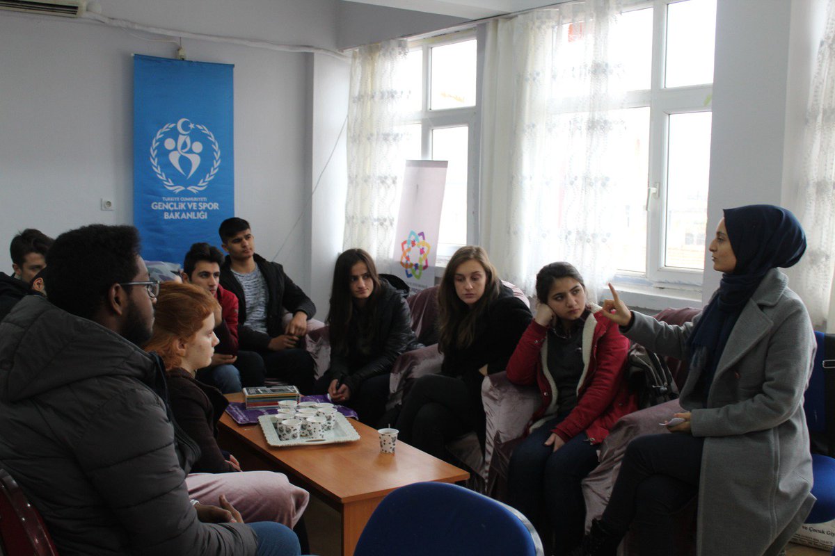 1Okullar's tweet photo. Cizre Fen Lisesi gönüllülerimizle, "Gönüllülük Faaliyetleri ve Sürdürülebilirlik" konusunda beyin fırtınası yaptık.

#HayataKatıl
#Gençleriçin
#GençlikProjeleriDestekProgramı

@gencliksporbak
@GSBgenclik
@GSBgenclikproje https://t.co/9V88F3a1RY