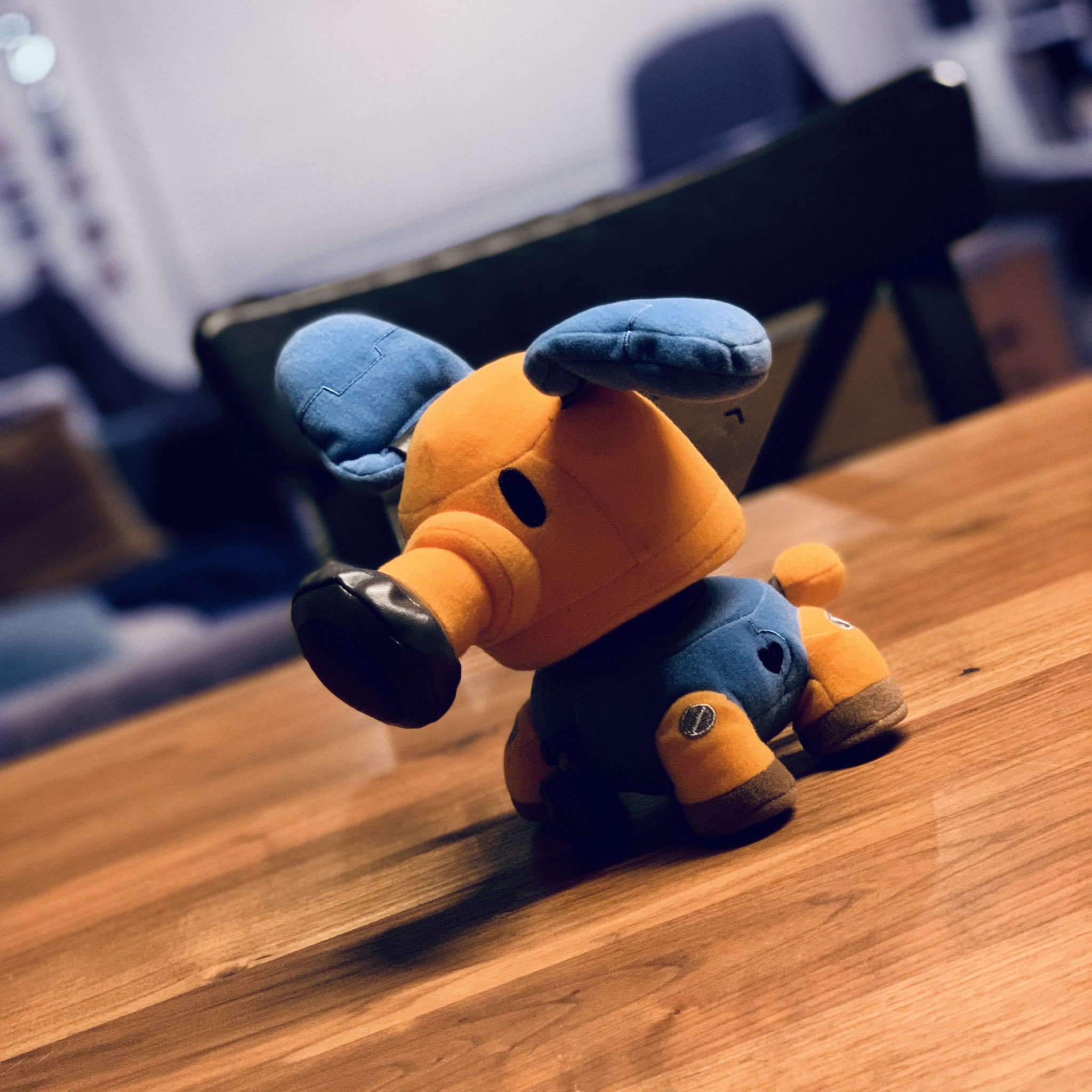 Frank Fs7n On Twitter This Cute Little Guy And His Owner Arrived In The Office Today Next Spike Brawlstars Plushies Dogo Jessie Merchandise Https T Co 1mt1szzzhh - peluche brawl stars frank