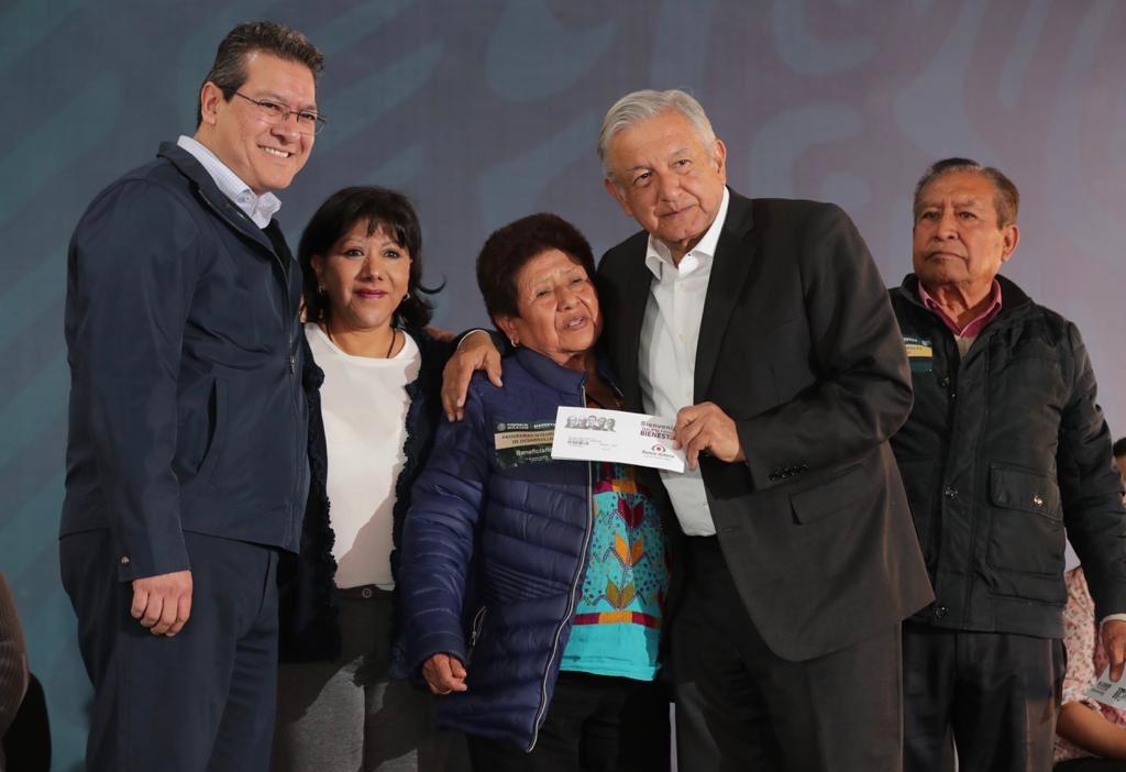 rosaicela_'s tweet photo. Da gusto ver que el #PresidenteDeMéxico, @lopezobrador_, es tan querido por la gente de #Tlaxcala, a la que le entregó apoyos de #ProgramasDesarrollo https://t.co/CX7y6auT66