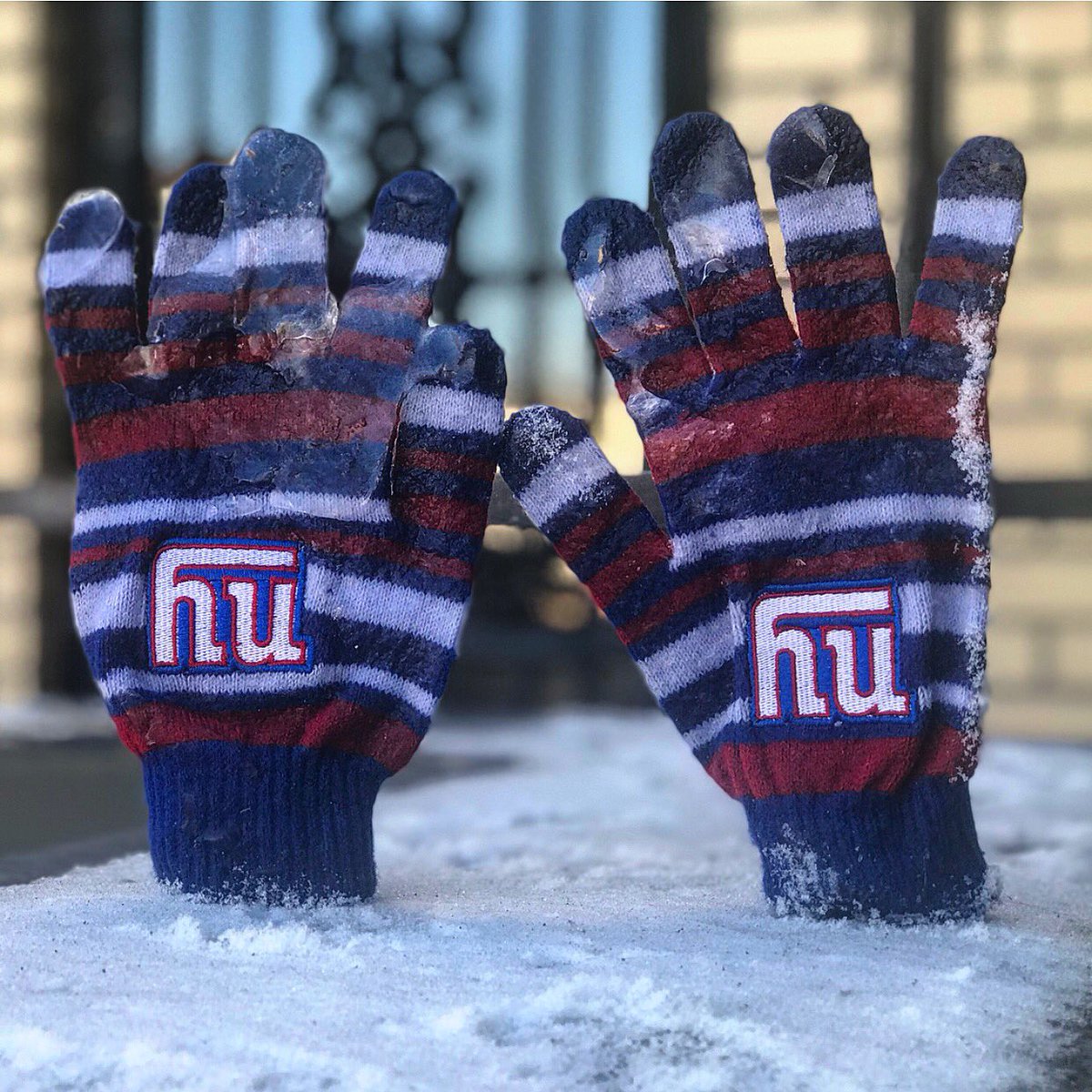 Lindasantangel1's tweet image. Don’t forget your mittens today! 😂🖐🖐#howcoldisit #DeepFreeze #nycweather #newyorkcity #weathertest 🥶🥶#frozenmitten #ny1pic  #PolarVotex2019 @ABC7NY @JaniceHuff4ny @breakingweather @NY1weather  @lookner @weatherchannel