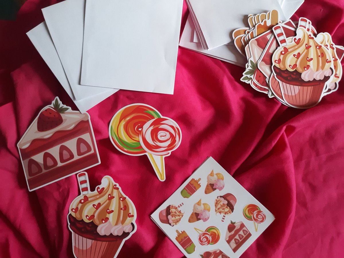 djmsrachel's tweet photo. How cute are these scratch and sniff valentines cards 😍💘 available now on Amazon prime https://t.co/ceNh5d0wHR https://t.co/TQKlvwAftK