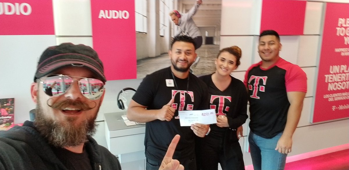 Stopping by <a href="/WirelessVision/">Wireless Vision</a> Baseline &amp; 24th St. to recognize <a href="/ramiranda1990/">Ramon Miranda</a> and his team for their stellar #SlowCookerSunday cookbook sales! Great work! @robert_wv <a href="/FirestoneJosh/">Josh Firestone</a> <a href="/InMeeksOpinion/">Micaela Fryar</a> @melanieelomeli