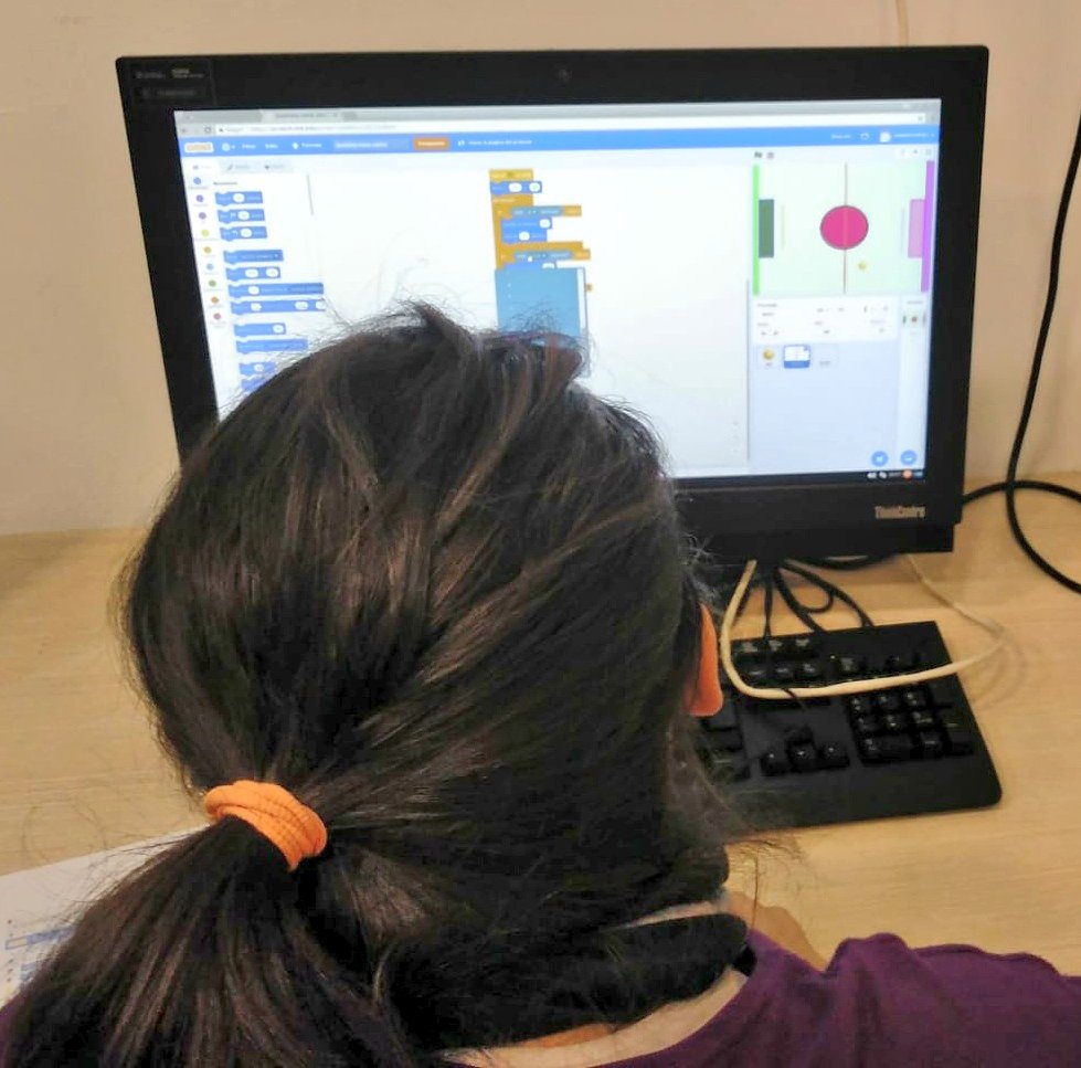 espaitecnologic's tweet photo. Recordes el 1er joc d "marcianitos"? Reviu aquell moment amb #espaitecnologic nenes i nens de la Fundació Social creen #Scratchairhochey #ravalkids ben aviat al nostre canal #scratch @scratchcatala @ScratchEdTeam @xarxaomnia @punttic @AMPADrassanes @casalinfants @colectic_coop https://t.co/YZ9QG8R9FD
