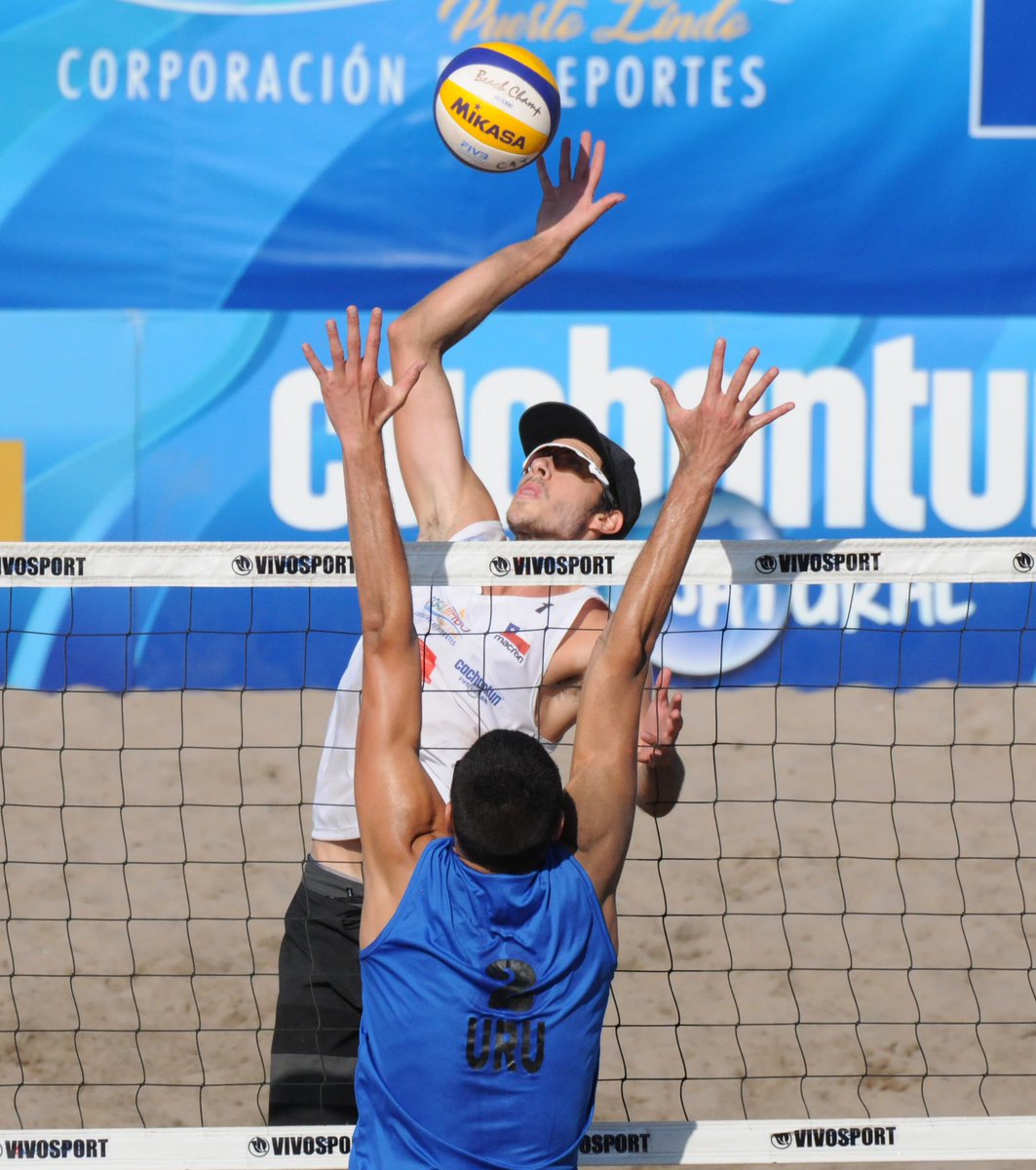 CoqboDeportes's tweet photo. #ContinentalCup En espectacular partido la dupla de Ignacio Zavala y Gaspar Lammel #CHI2 derrotaron a Hannibal/ Baldi 21/19 y 21/17 dejando la serie 2-1 sobre #URU. Ahora @PrimosGrimalt se enfrentan Vieyra/Cairus #CoquimboCapitalVoleibolPlaya https://t.co/JQPgUq7u4u