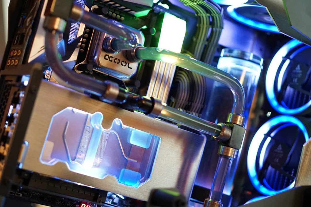 ModMyMods's tweet photo. Talk about stellar!
Our buddy @remiscs sent us some awesome shots of the @antec #TorqueBuild
#customcooling #waterblock #pcmr #pcmasterrace #pcmodding #mod #modding #modder #game #gamer #gamingpc #pcgaming #computer #metal #awesome #amazing #clean #CES2019 #CES19 #ComputerCase https://t.co/VeizdQgCfP