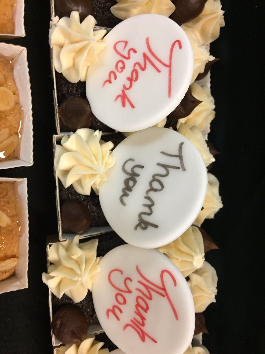 PhypersChris's tweet photo. What a final show @ SCB pulled pork mac n cheese, paprika chicken slider# made by Audrey 300 cakes#popcorn#expresso martini bar# live band#smashed it!! https://t.co/7mfIHJhDL7