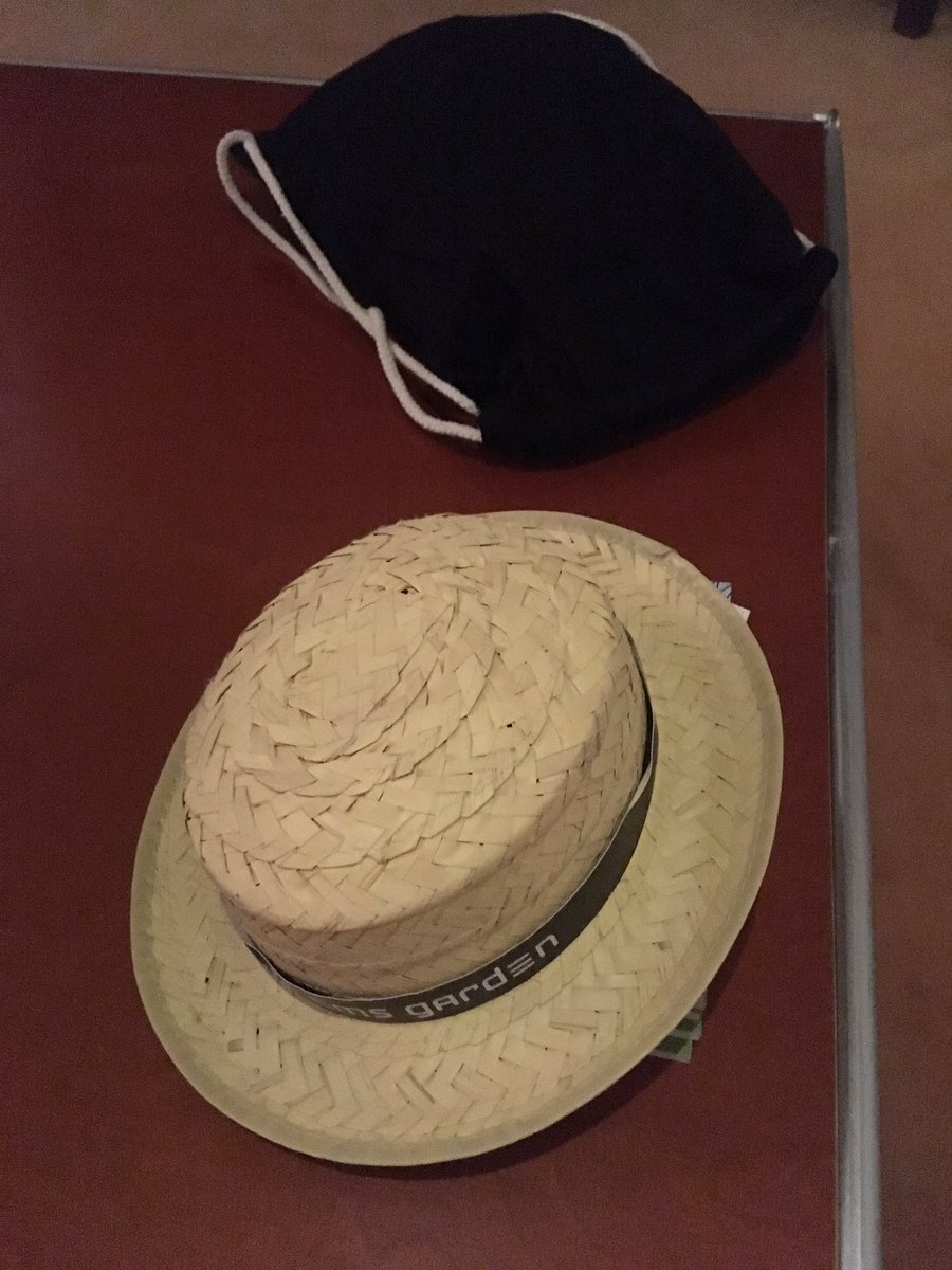 luckow's tweet image. note to myself: things to put in my baggage. my #cmsgarden 🎩 #fosdem cc: @nullbytes