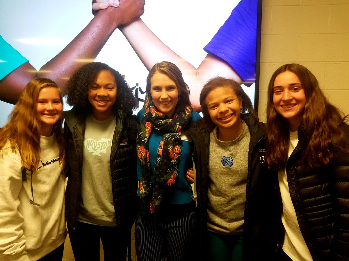 HoustonHighHA's tweet photo. We loved having @houston_soccer and @houstonhighGMSD alumna Lauren Albright share her work with @BRIDGESUSA with our Honors Academy students today! #excellencenevergraduates #houstonishome https://t.co/4N5Q4w2Xrh