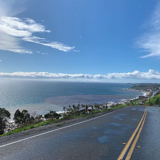 jchrisman's tweet photo. When I drove up the canyon there was rain and fog 🌨☔️ so thick I couldn’t see 10 feet in front of me. This is the view when I came down. 🙂☀️ https://t.co/RtKjJj6fIv https://t.co/0hvTMkcAGl