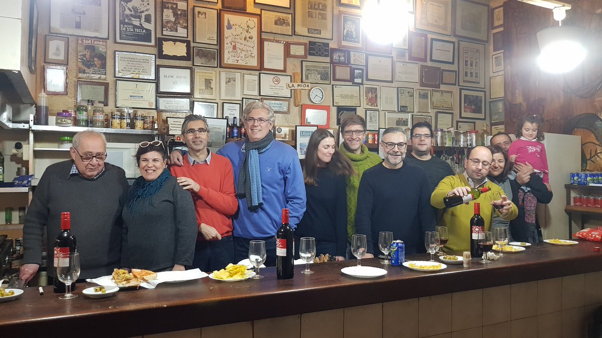 jordisendra's tweet image. Quina vetllada tan extraordinària! I com q sempre tinc un moment x aquells q patiu presó i exili estic segur q aviat junts farem un gran bocata d llibertat a Can #BoadaPregoner 
#GraciesBoada per tanta humanitat i humilitat. Seràs el millor pregoner d #SantaTecla Som #Tgntt