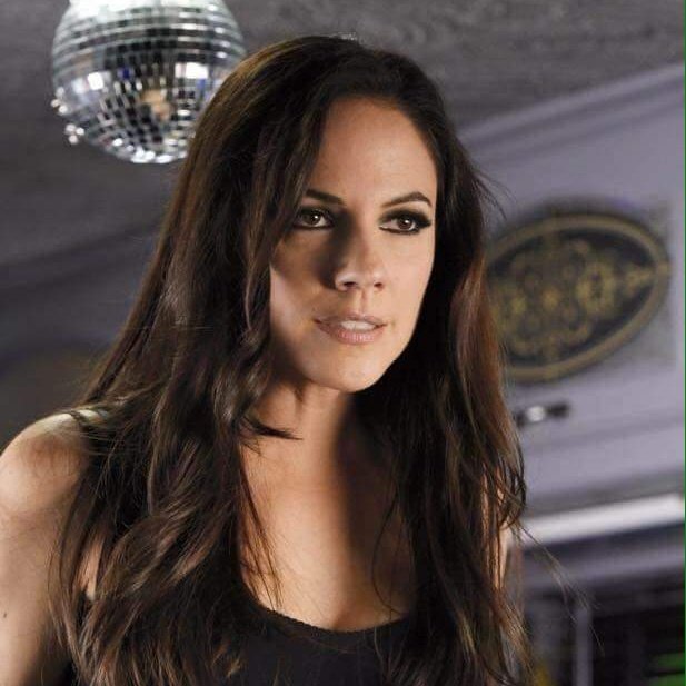 Happy birthday to the beautiful and talented Anna Silk hope you habe a Faetastic day 