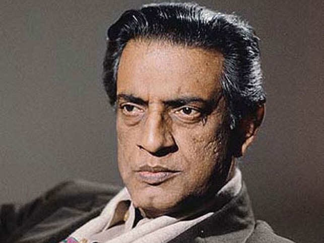  #LesCinéastesDuHangarRangée 5106 - SATYAJIT RAY2 mai 1921 - 23 avril 1992(Inde)- La Complainte du Sentier (55)- L’Invaincu (56)- Le Salon de Musique (58)- Le Monde d’Apu (59)- La Grande Ville (63)- Charulata (64)- Le Héros (66)- Les Joueurs d’Echecs (77)