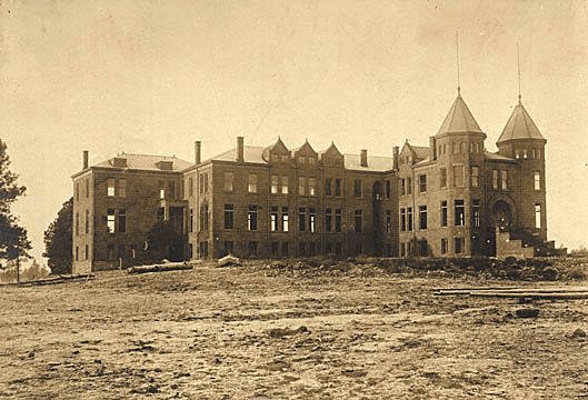 NAUAlumni's tweet photo. DYK: From 1899 to 1905, Old Main was the school's only building on campus? Annual tuition averaged $20 & total student expenses were $190 #ThrowbackFacts #ForeverOldMain 📚 https://t.co/Vy26RwzSLb